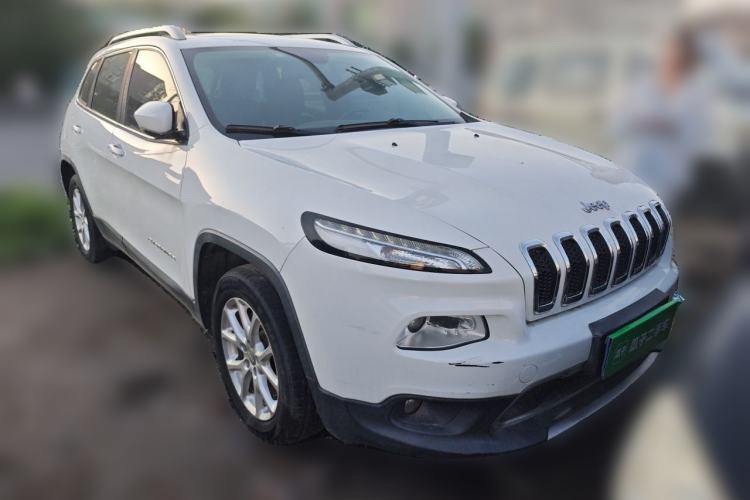 Used Jeep Cherokee 2017 2.4L Leading Smart Edition Front Right 45 Deg