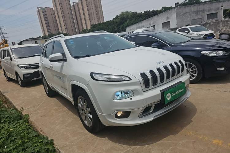 Used Jeep Cherokee 2017 2.4L Excellence Edition Front Right 45 Deg