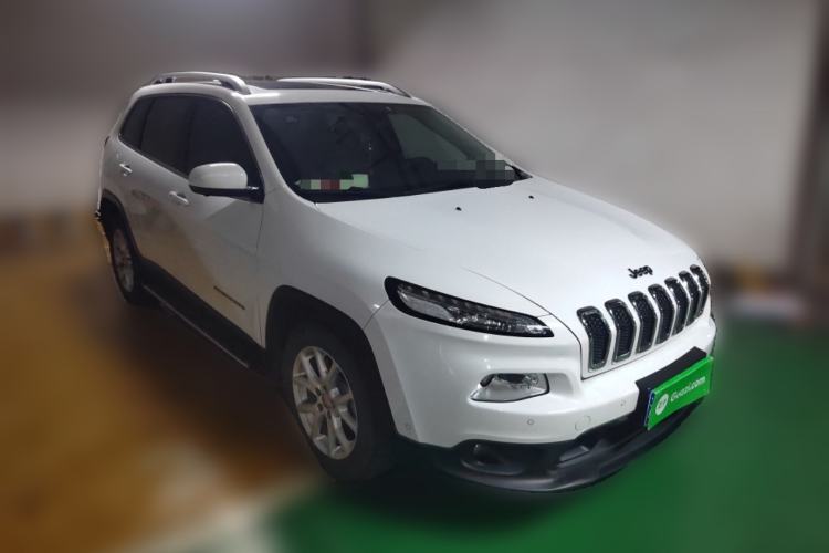 Used Jeep Cherokee 2017 2.4L Leading Edition Front Right 45 Deg