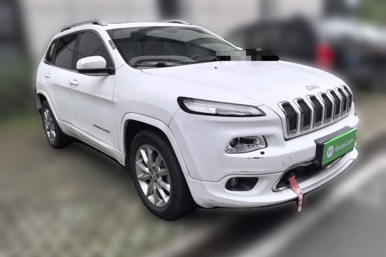 Used Jeep Cherokee 2017 2.4L Professional Smart Edition Front Right 45 Deg