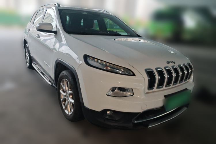 Used Jeep Cherokee 2017 2.4L Leading Smart Edition Front Right 45 Deg