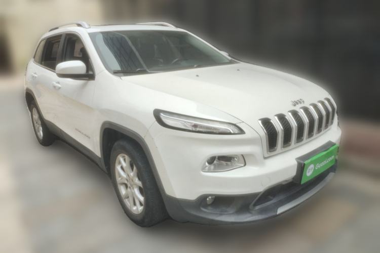 Used Jeep Cherokee 2017 2.4L Leading Edition Front Right 45 Deg