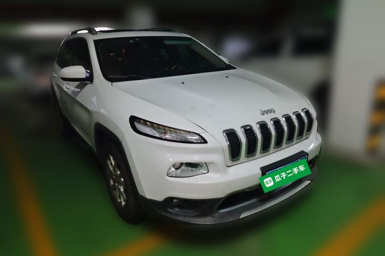 Used Jeep Cherokee 2017 2.4L Leading Smart Edition Front Right 45 Deg