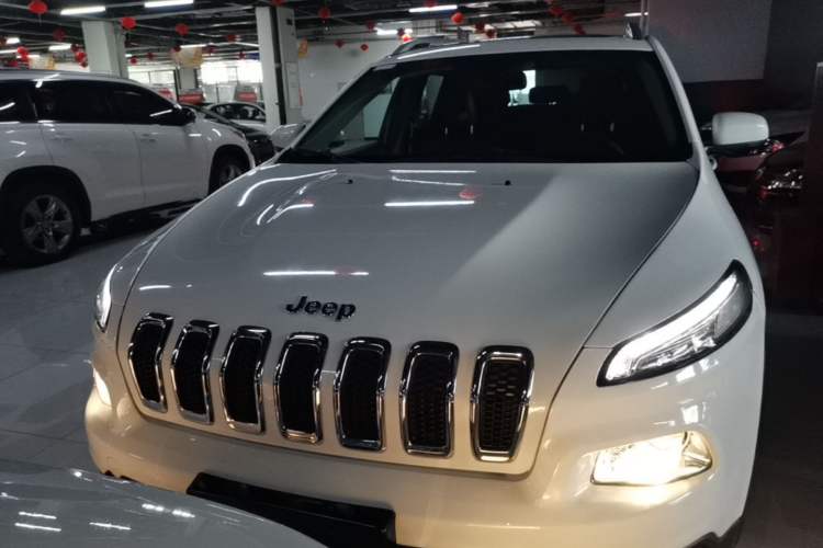 Used Jeep Cherokee 2017 2.0L Superior Edition Front