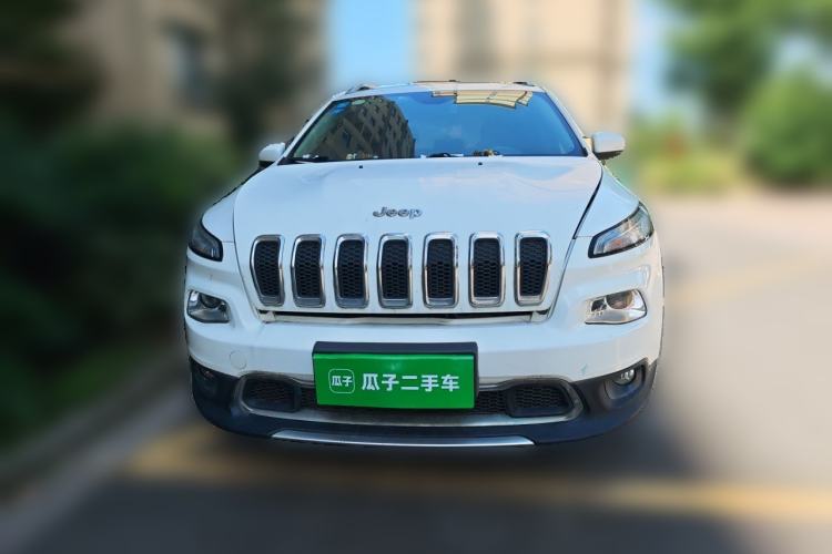 Used Jeep Cherokee 2017 2.0L Superior Edition Front