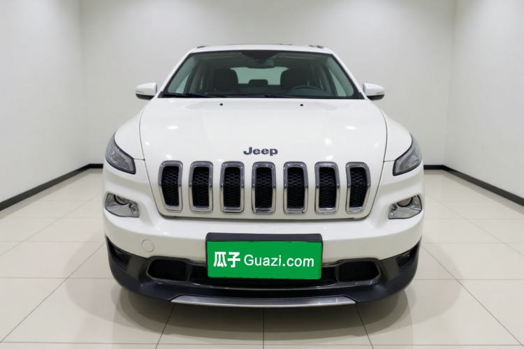 Used Jeep Cherokee 2017 2.0L Superior Edition Front