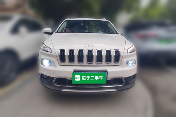 Used Jeep Cherokee 2017 2.0L Superior Edition Front