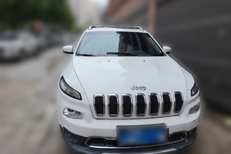 Used Jeep Cherokee 2017 2.0L Superior Edition Front