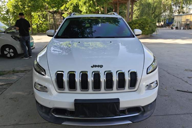 Used Jeep Cherokee 2017 2.4L Leading Edition Front