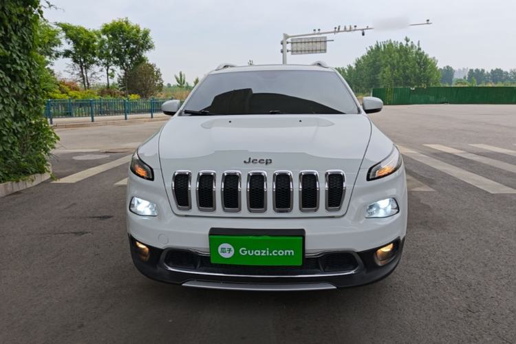 Used Jeep Cherokee 2017 2.0L Superior Edition Front