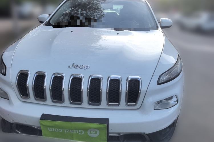 Used Jeep Cherokee 2017 2.0L Superior Edition Front