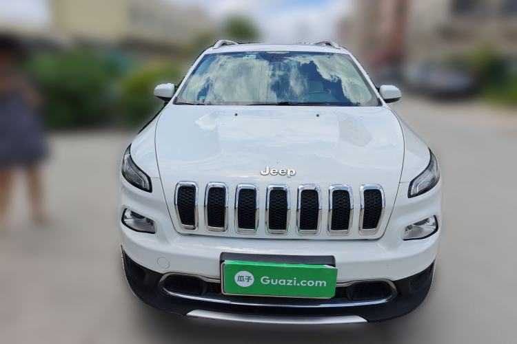 Used Jeep Cherokee 2017 2.0L Superior Edition Front