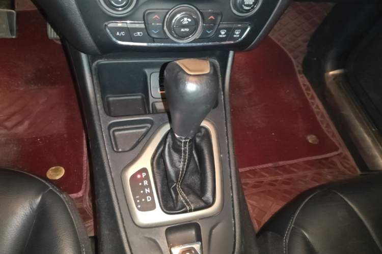 Used Jeep Cherokee 2017 2.0L Superior Edition Gear Lever