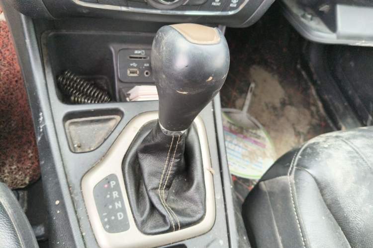 Used Jeep Cherokee 2017 2.4L Leading Smart Edition Gear Lever