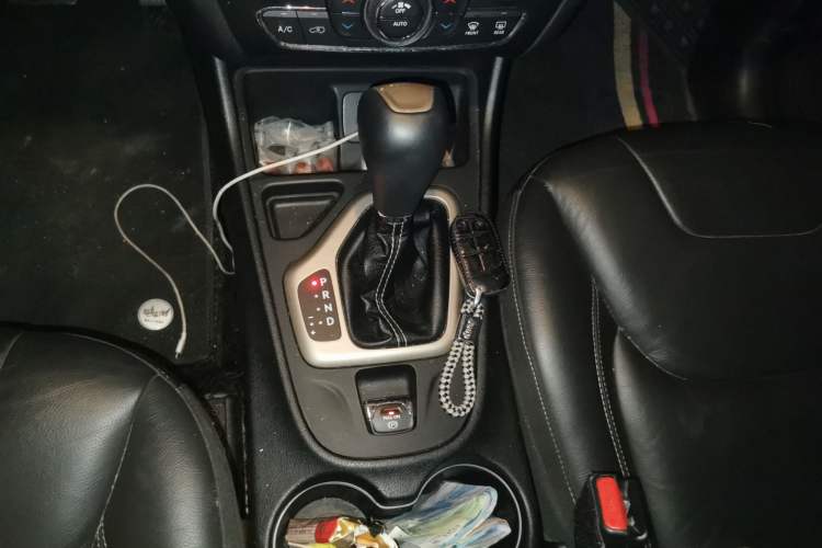 Used Jeep Cherokee 2017 2.0L Superior Edition Gear Lever