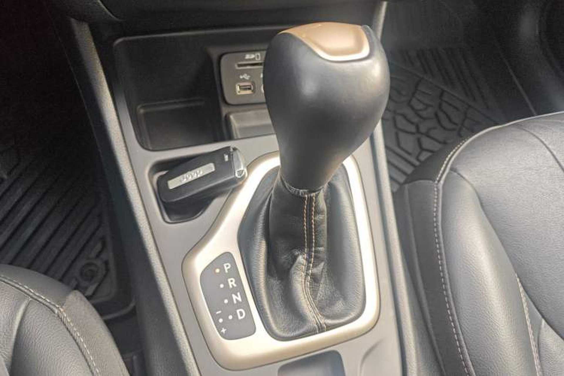 Used Jeep Cherokee 2017 2.0L Superior Edition Gear Lever