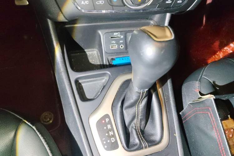 Used Jeep Cherokee 2017 2.0L Superior Edition Gear Lever