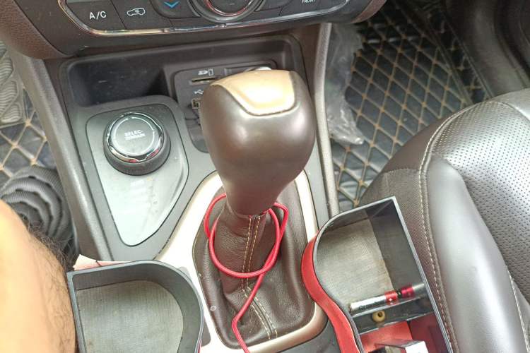 Used Jeep Cherokee 2017 2.4L Superior Edition Gear Lever
