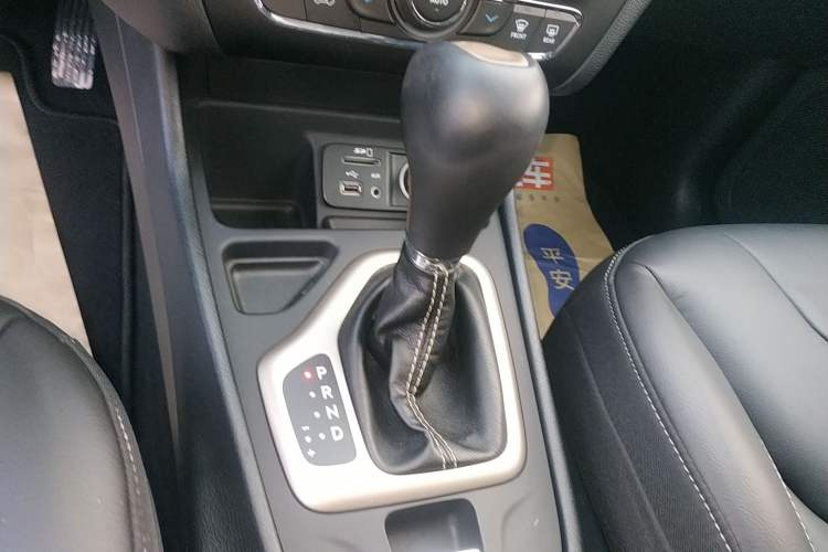 Used Jeep Cherokee 2017 2.0L Superior Edition Gear Lever