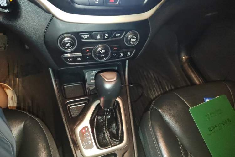 Used Jeep Cherokee 2017 2.0L Superior Edition Gear Lever