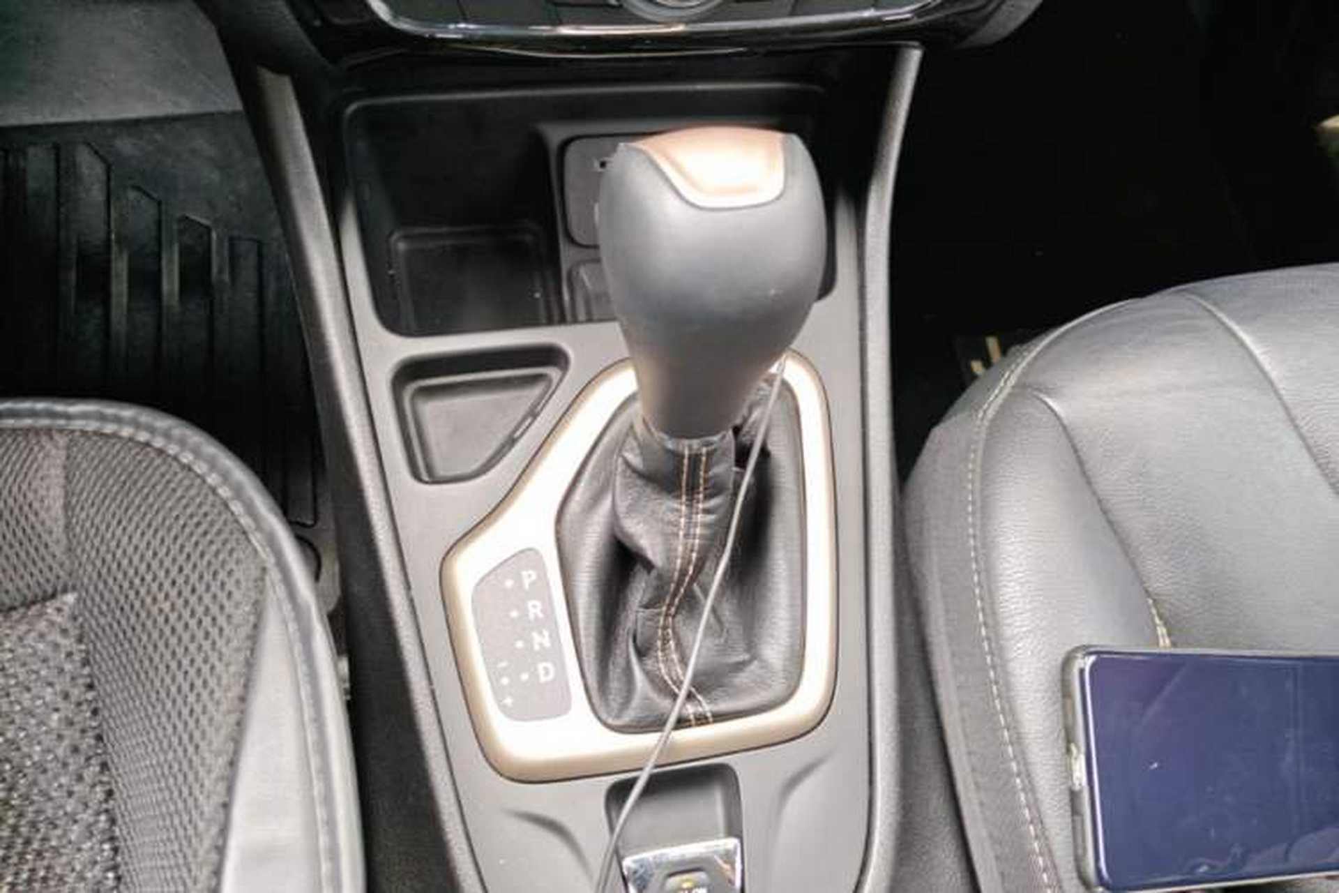 Used Jeep Cherokee 2017 2.0L Superior Edition Gear Lever