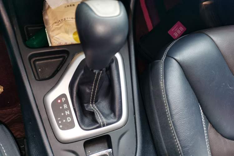 Used Jeep Cherokee 2017 2.0L Superior Edition Gear Lever