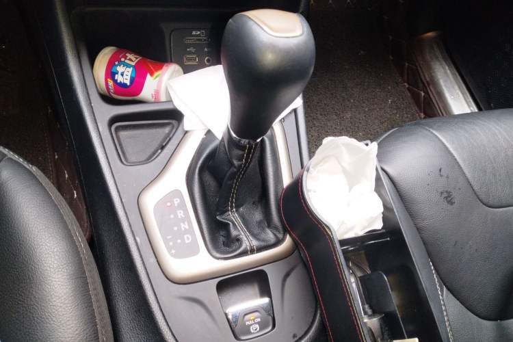 Used Jeep Cherokee 2017 2.4L Leading Edition Gear Lever
