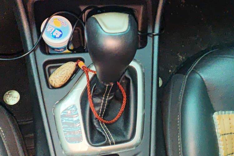 Used Jeep Cherokee 2017 2.4L Leading Smart Edition Gear Lever