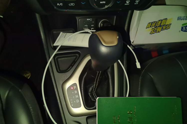 Used Jeep Cherokee 2017 2.0L Superior Edition Gear Lever