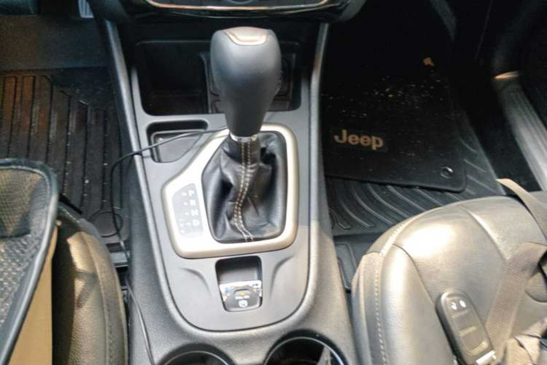 Used Jeep Cherokee 2017 2.0L Superior Edition Gear Lever