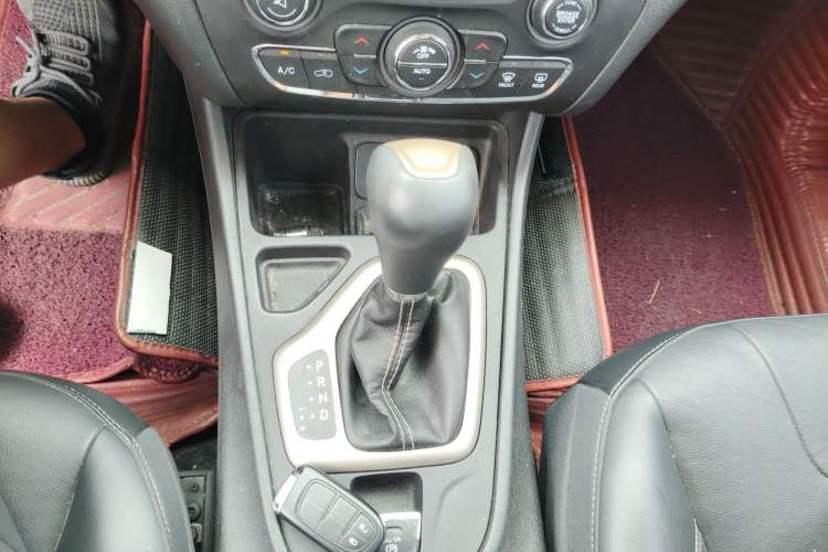 Used Jeep Cherokee 2017 2.0L Superior Edition Gear Lever