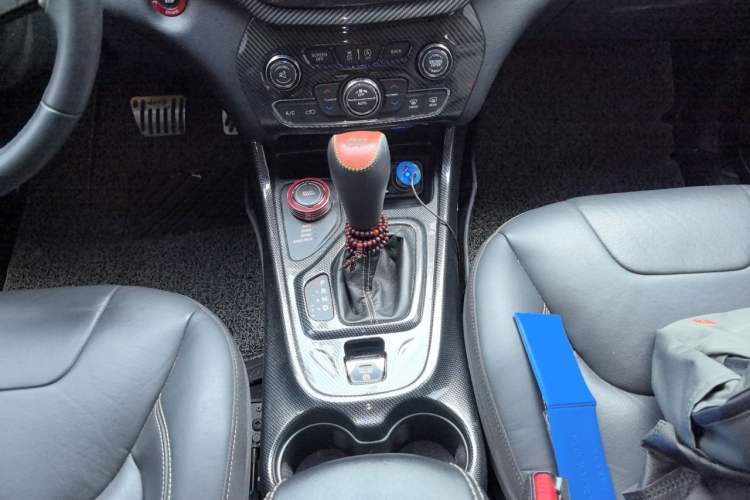 Used Jeep Cherokee 2017 2.4L Professional Smart Edition Gear Lever