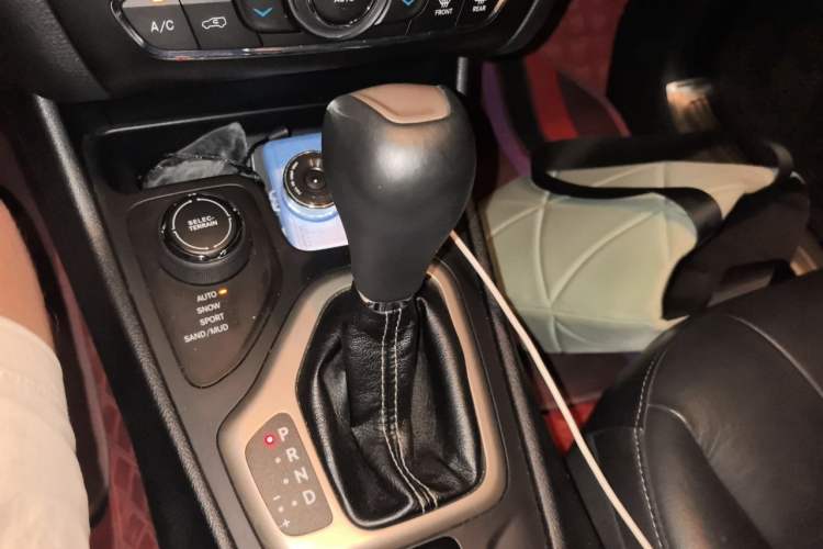 Used Jeep Cherokee 2017 2.4L Professional Smart Edition Gear Lever