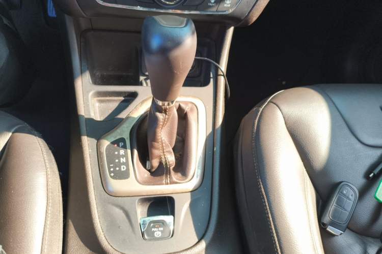 Used Jeep Cherokee 2017 2.0L Superior Edition Gear Lever