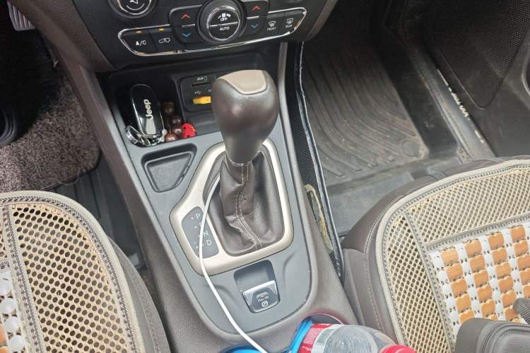 Used Jeep Cherokee 2017 2.0L Superior Edition Gear Lever