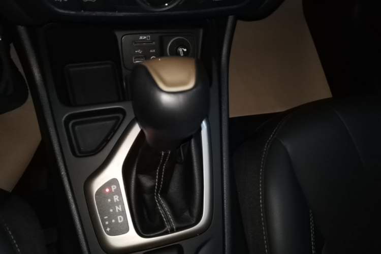 Used Jeep Cherokee 2017 2.0L Superior Edition Gear Lever