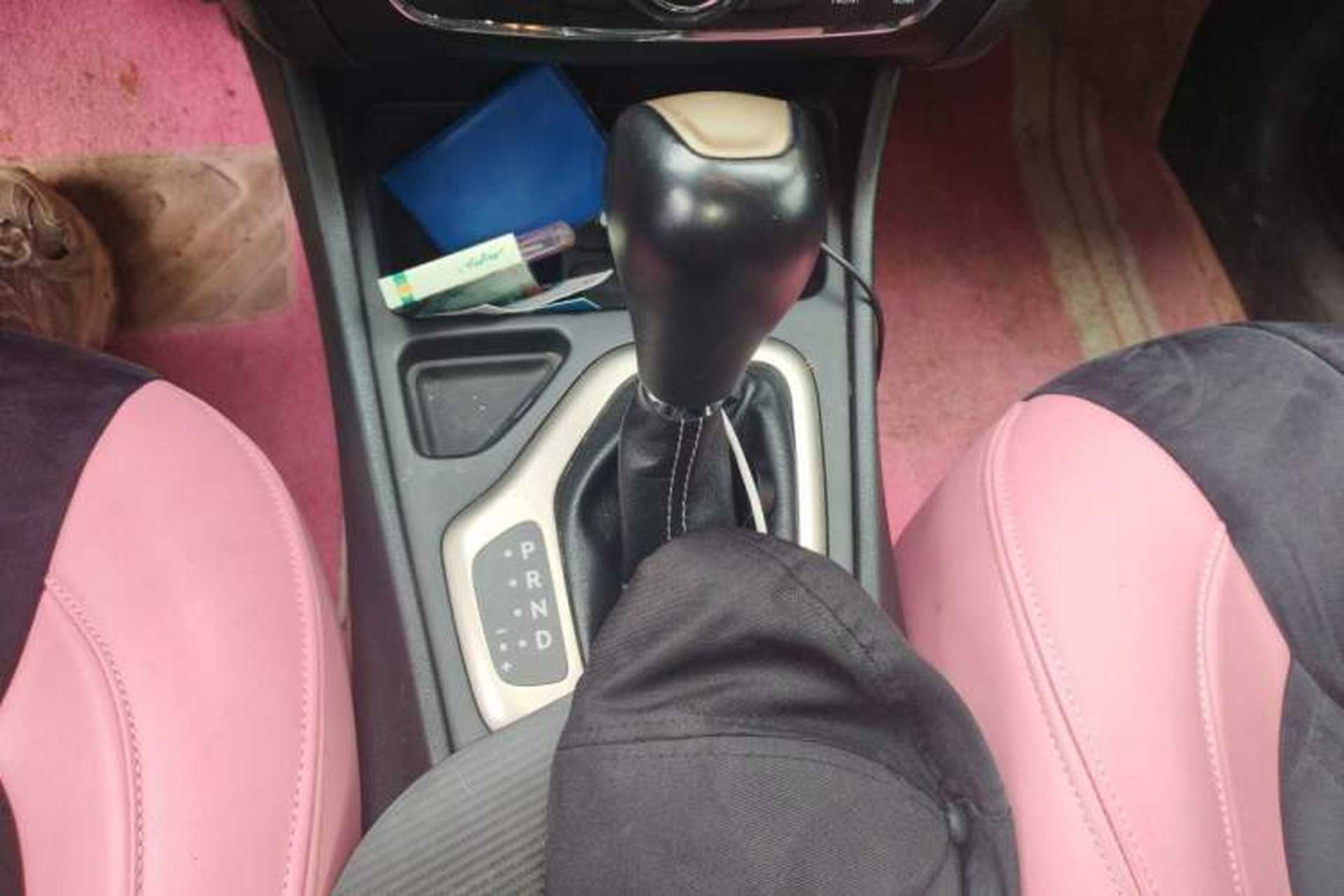 Used Jeep Cherokee 2017 2.0L Superior Edition Gear Lever