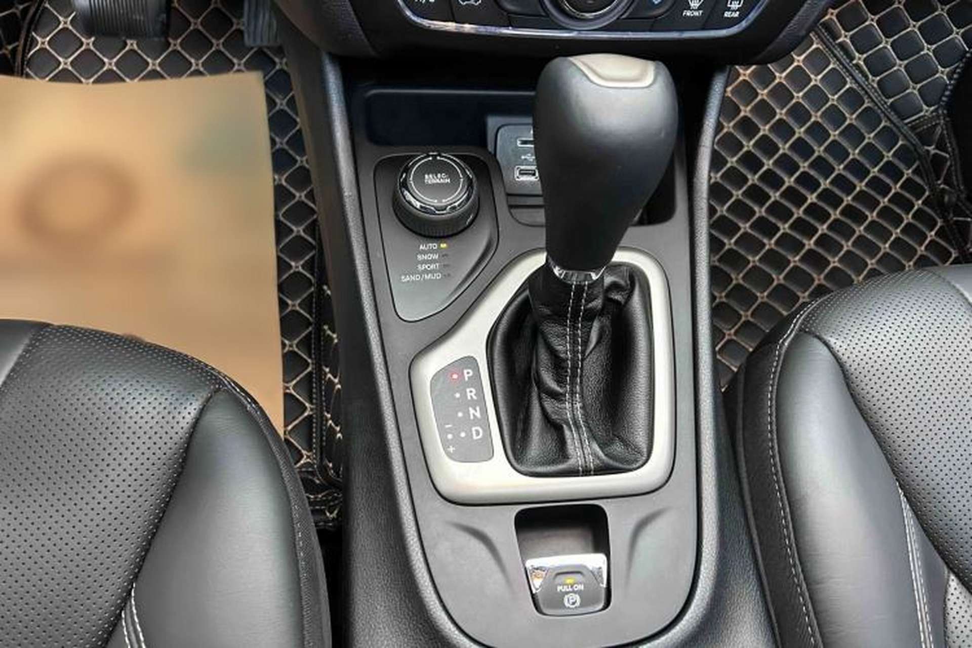 Used Jeep Cherokee 2017 2.4L Superior Edition Gear Lever