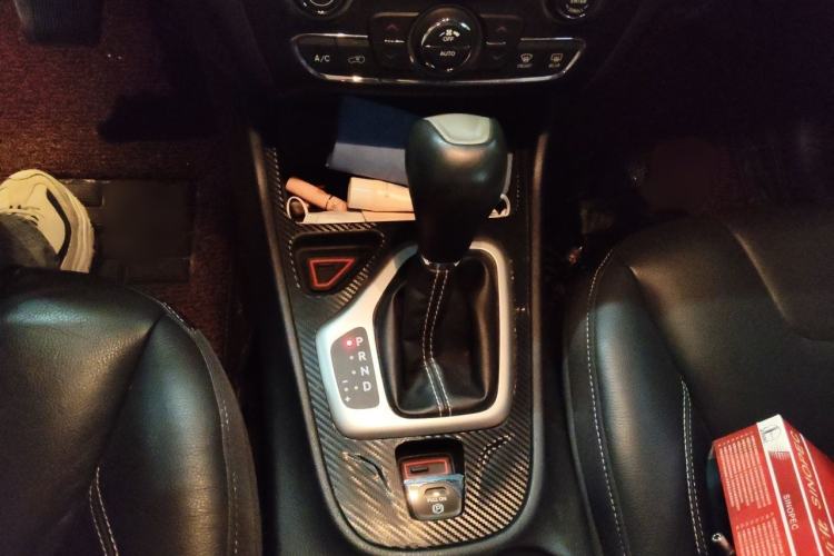 Used Jeep Cherokee 2017 2.4L Leading Edition Gear Lever