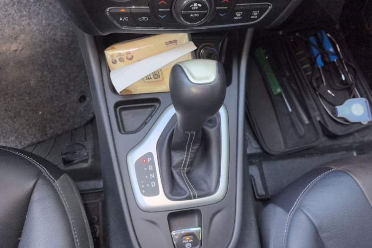 Used Jeep Cherokee 2017 2.0L Superior Edition Gear Lever