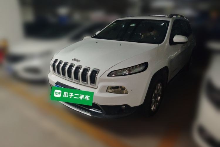 Używany Jeep Cherokee 2017 2.0L Superior Edition Guazi used car, China used car export, Used car for sale, Used cars, Cheapest cars for sale