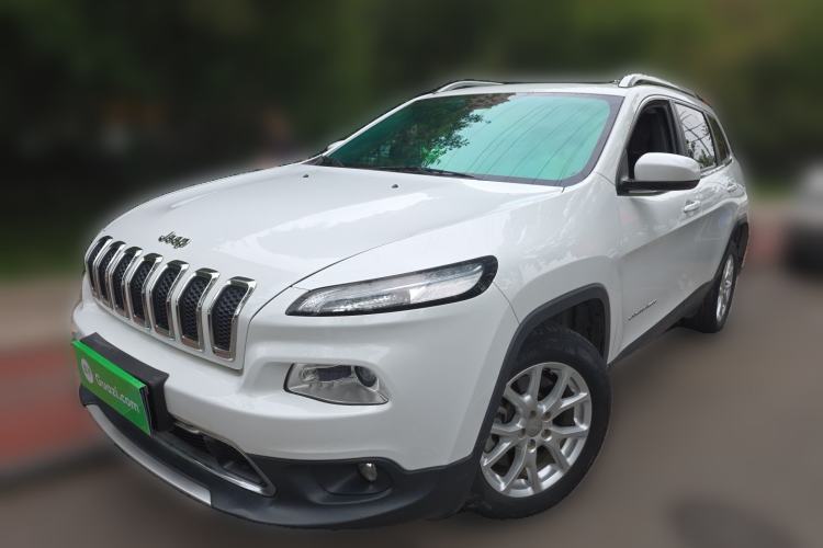Used Jeep Cherokee 2017 2.0L Superior Edition Guazi used car, China used car export, Used car for sale, Used  cars, Cheapest cars for sale