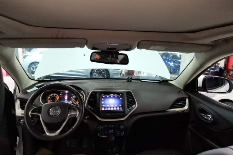 Used Jeep Cherokee 2017 2.0L Superior Edition Headliner