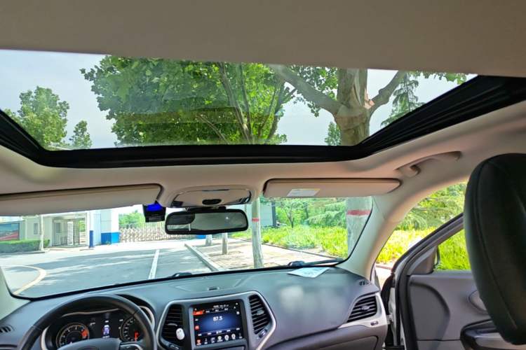 Used Jeep Cherokee 2017 2.0L Superior Edition Headliner