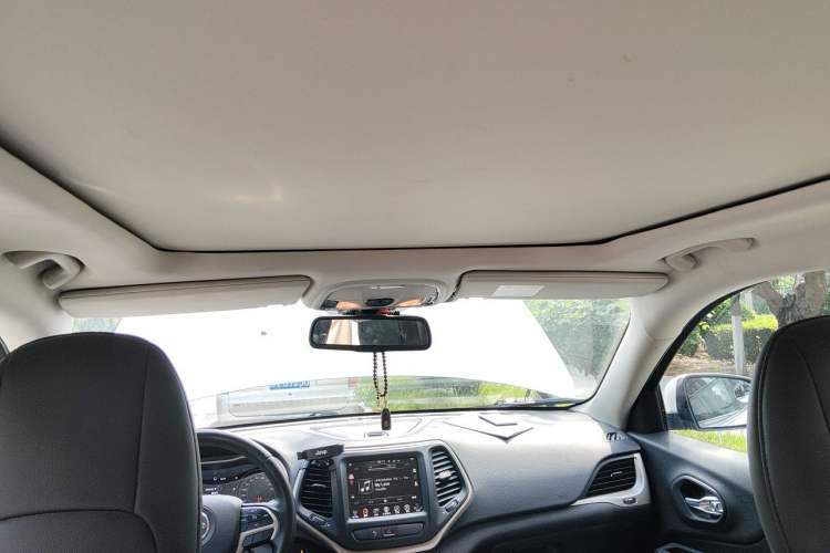 Used Jeep Cherokee 2017 2.0L Superior Edition Headliner