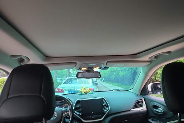 Used Jeep Cherokee 2017 2.0L Superior Edition Headliner
