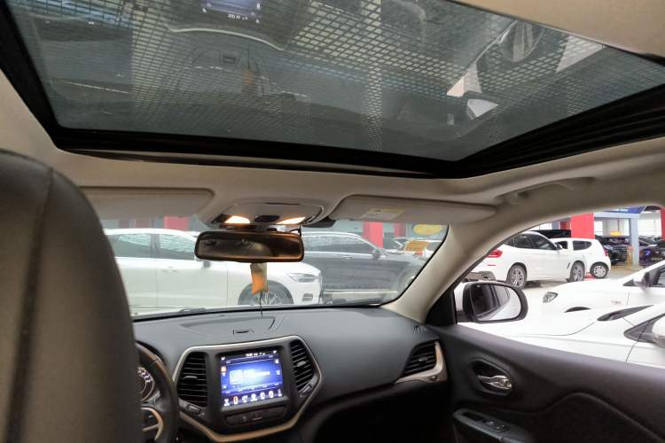 Used Jeep Cherokee 2017 2.0L Superior Edition Headliner