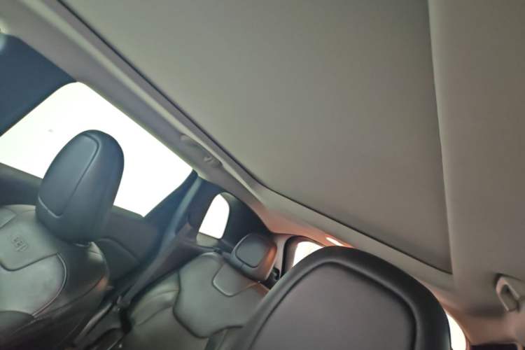 Used Jeep Cherokee 2017 2.0L Superior Edition Headliner