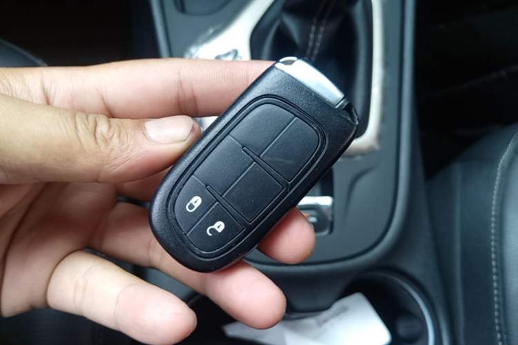 Used Jeep Cherokee 2017 2.0L Superior Edition Interior 1