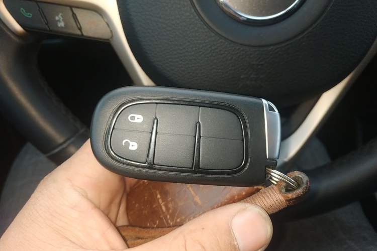 Used Jeep Cherokee 2017 2.0L Superior Edition Interior 1